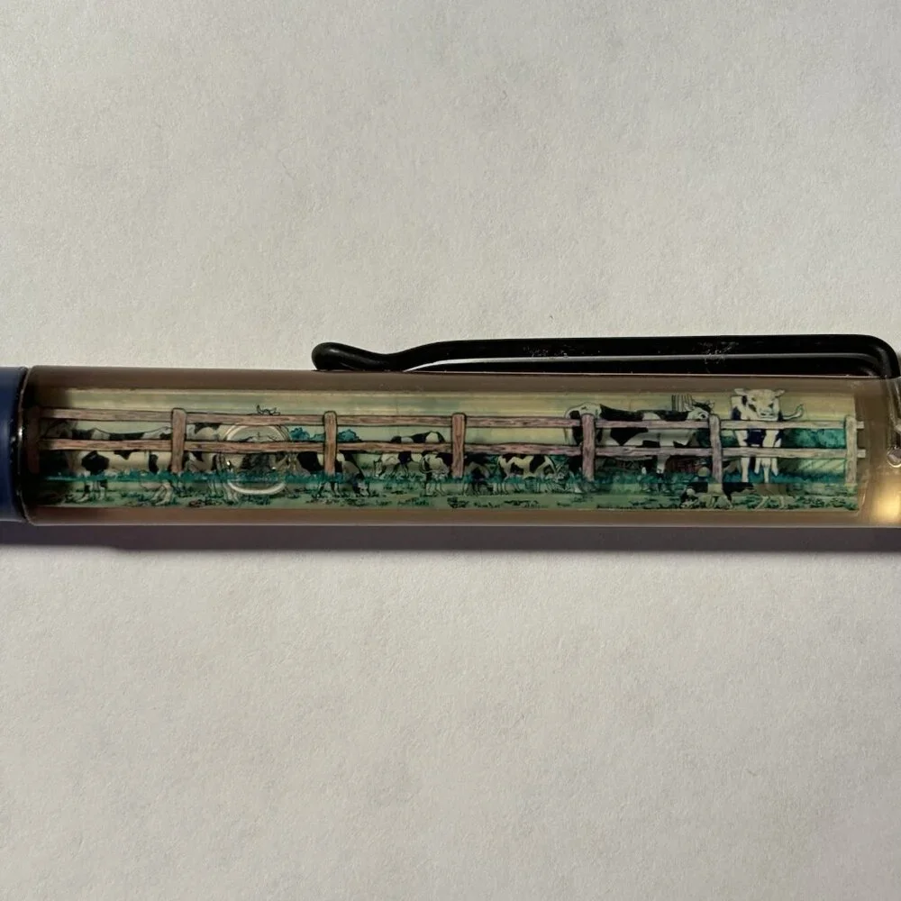 Hershey's Chocolate World Floaty Pen Holstein Cow Moves Past Farm Souvenir Vtg
